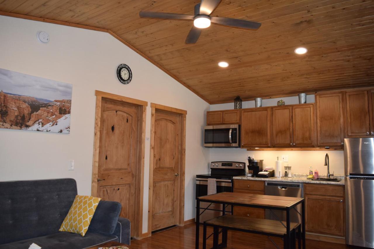 Log Cottages At Bryce Canyon #2 Канънвил Екстериор снимка
